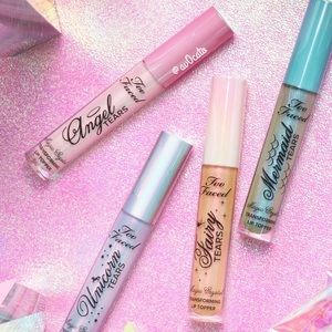 ✨Too Faced Magic Crystal Lip Topper